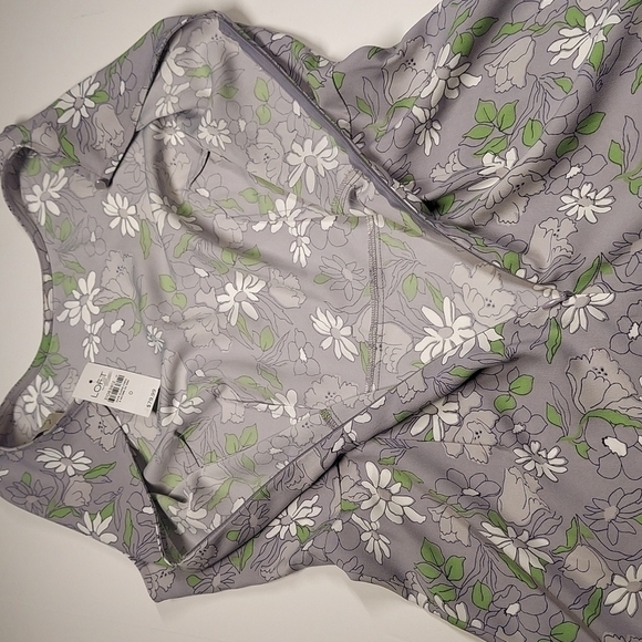 Silver Lilac Meadow Floral Sleeveless Fit & Flare Dress - Petite LOFT  Size 0 - Picture 7 of 12
